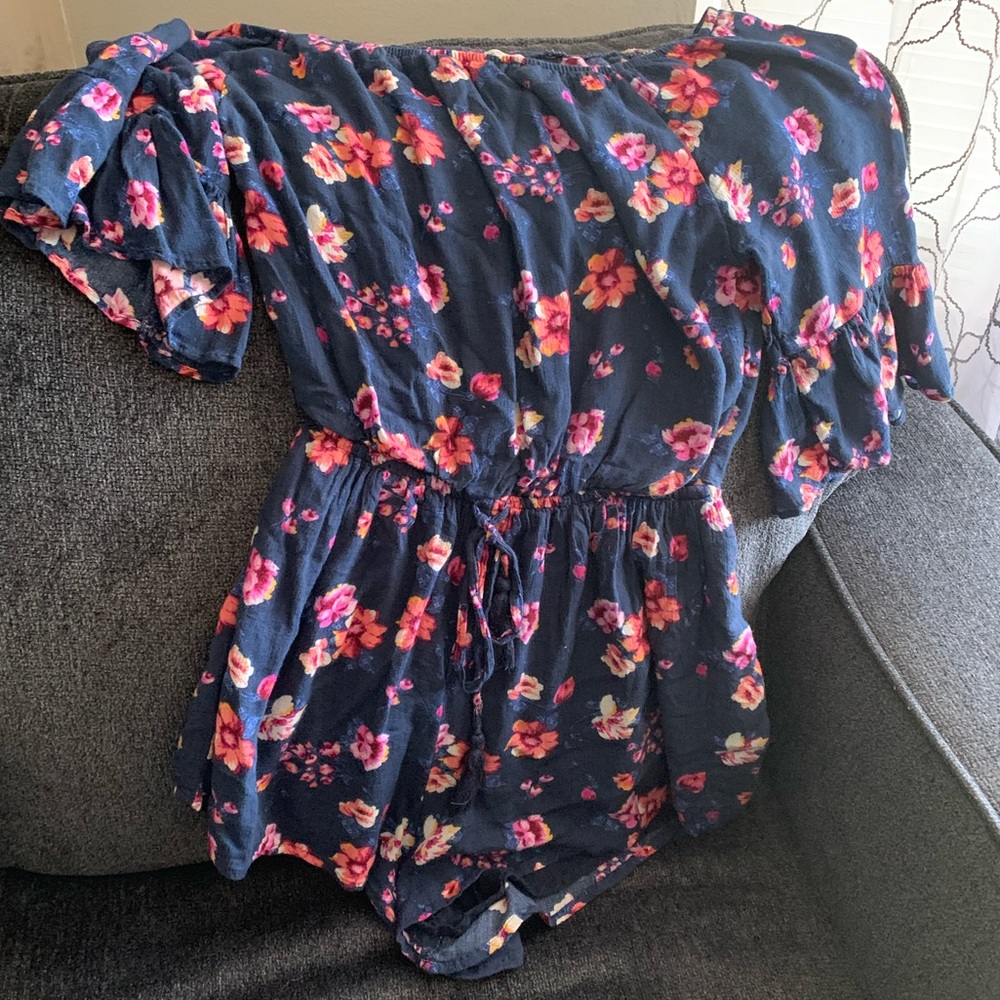 🔥 Hollister Romper 🔥